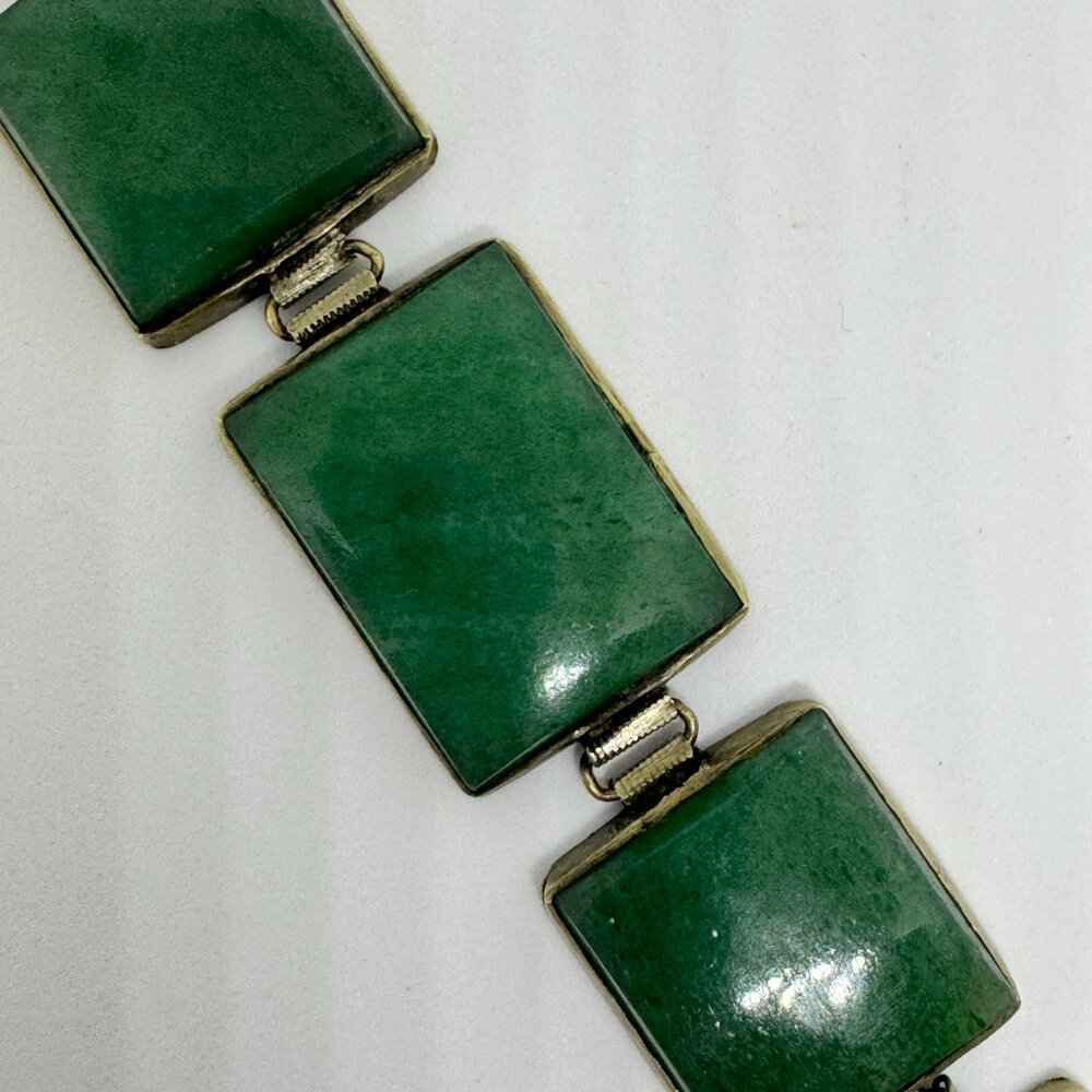Vintage fashion bracelet with inlaid transluscent jade colored stones